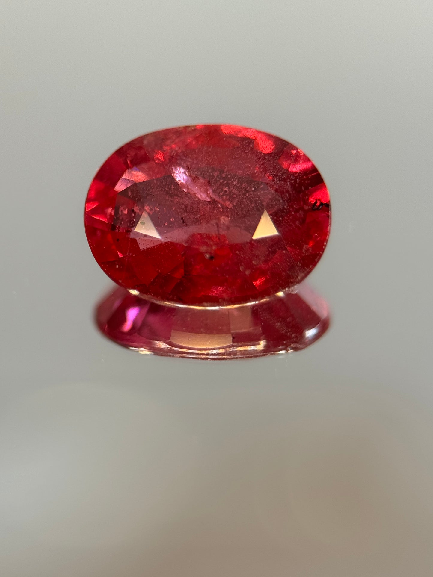 1.93 ct purplish pink rhodolite garnet