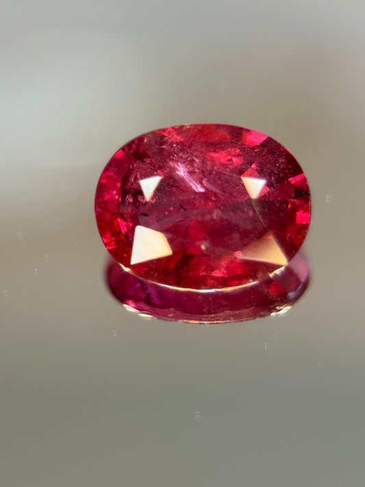 1.93 ct purplish pink rhodolite garnet