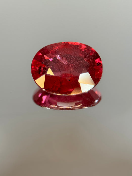 1.93 ct purplish pink rhodolite garnet